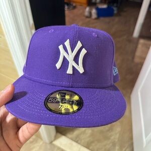 Yankee Stadium Inaugural 2009 (size 7 1/2)